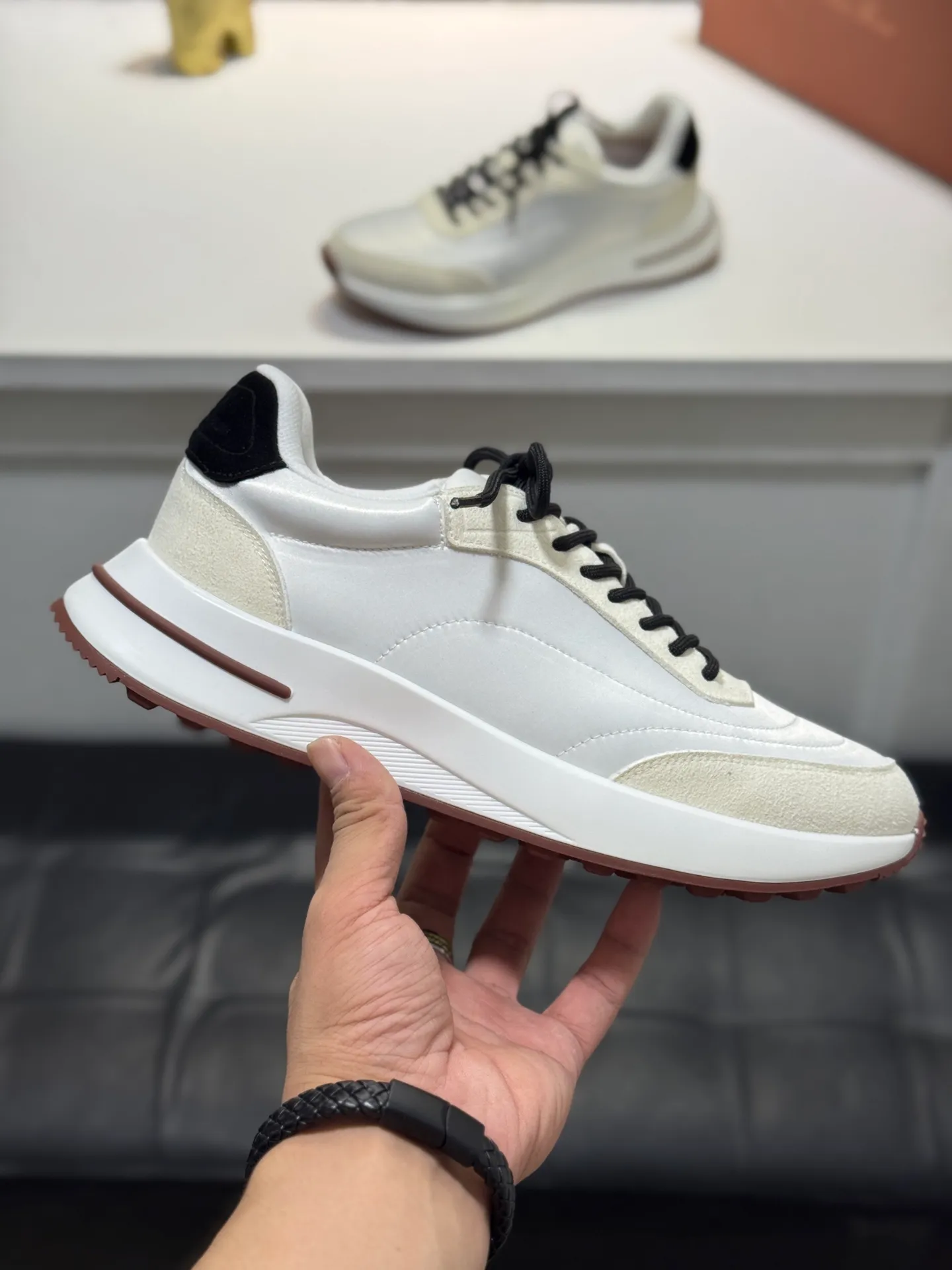 Men's men's shoes 💰440 [New style] 🪳🪳loro piana/LP material: The upper is made of umbrella cloth for routing. Anti-velvet fabric is wrapped on the front and back to ensure stability. The rear is equipped with a cushion to improve wearing comfort. Breathable mesh shoes. Stretch cloth lining𥚃. Latex mesh insole. TPU outsole. Code number: 38-44 (45 customized
